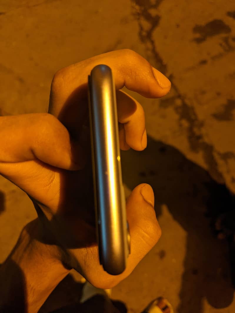 Apple iPhone 11 5
