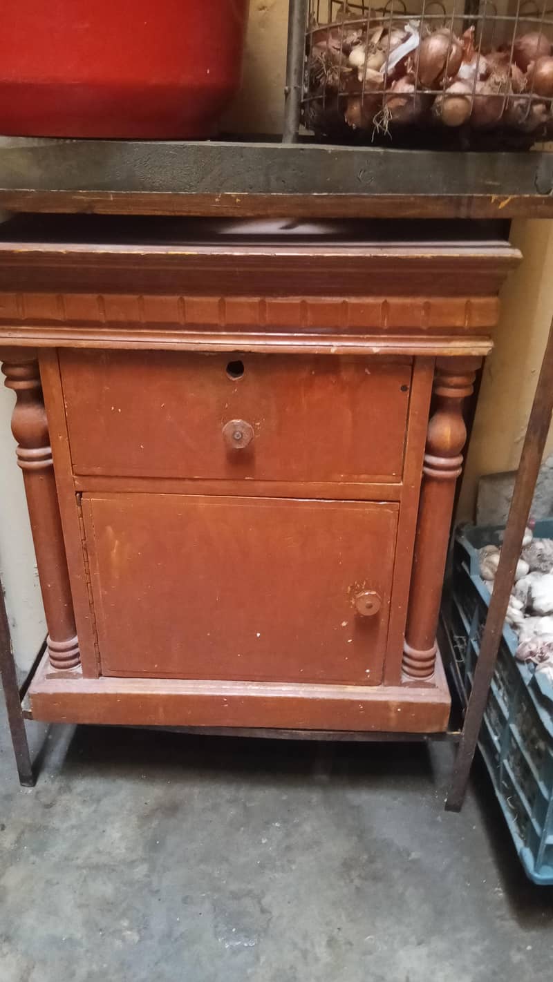 bed side table 0