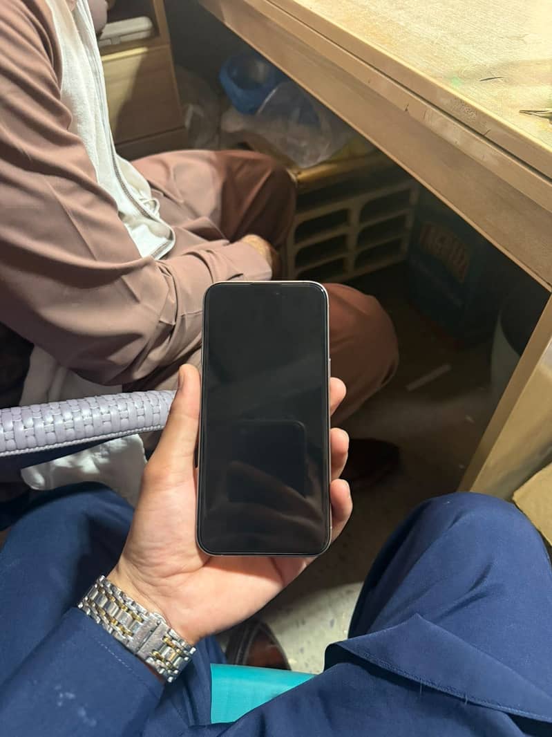 Apple iPhone 15 Pro Max 3