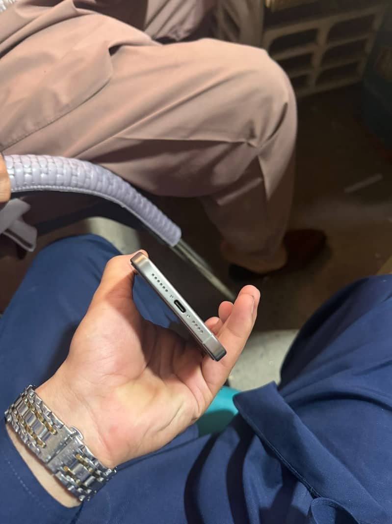 Apple iPhone 15 Pro Max 7
