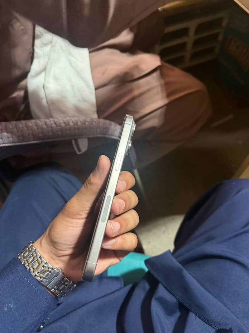 Apple iPhone 15 Pro Max 8