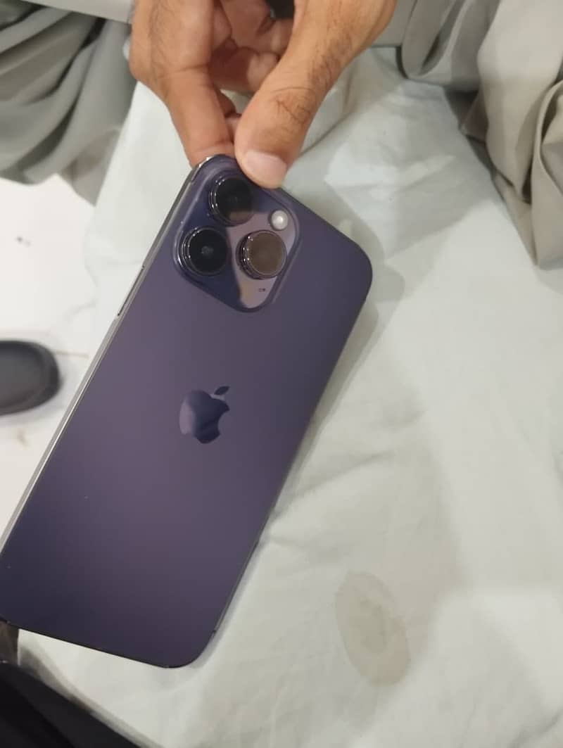 Iphone 14 pro max 3