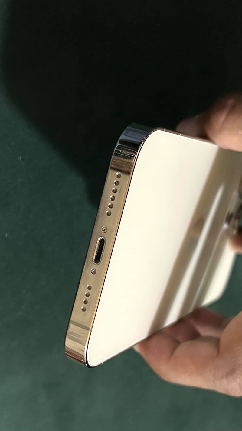 iPhone 14 Pro Max / 256 GB / FU / Like New / Urgent Sale 3