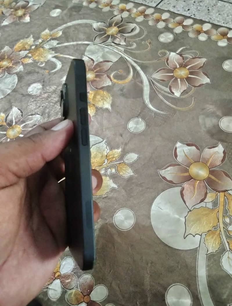 Apple iPhone 14 1