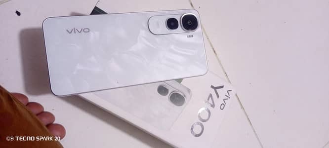 Vivo Y400