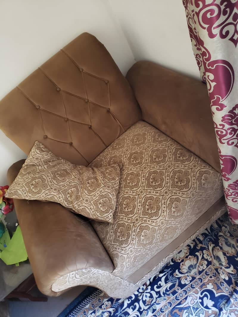sofa. 3