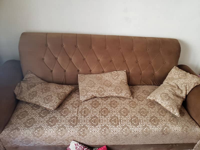 sofa. 4