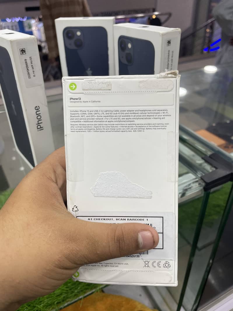 Apple iPhone 13 1