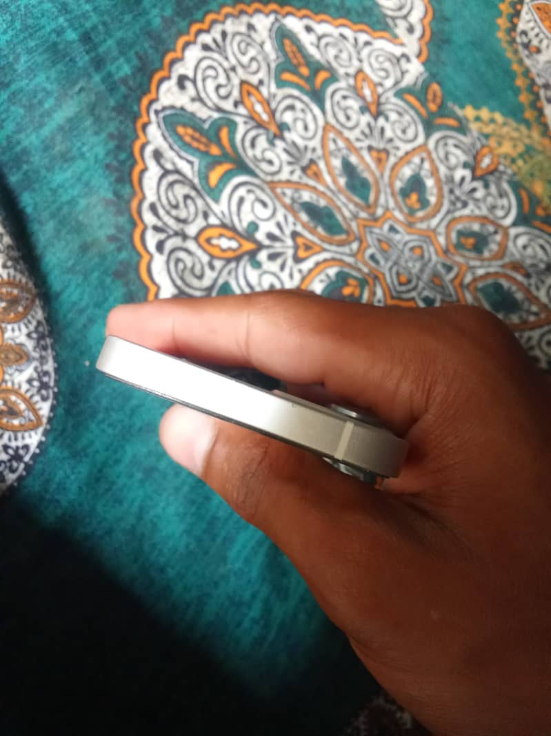 Apple iPhone 12 mini 9