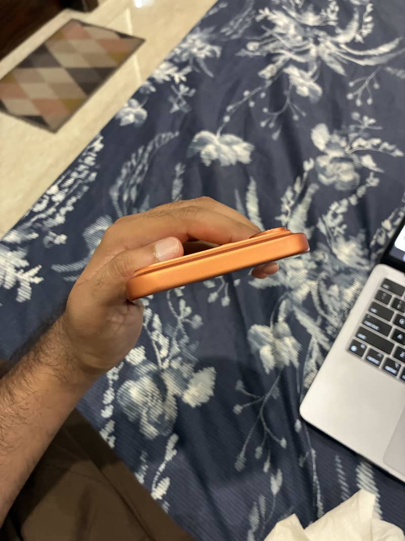 Apple iPhone 17 Pro Max 2