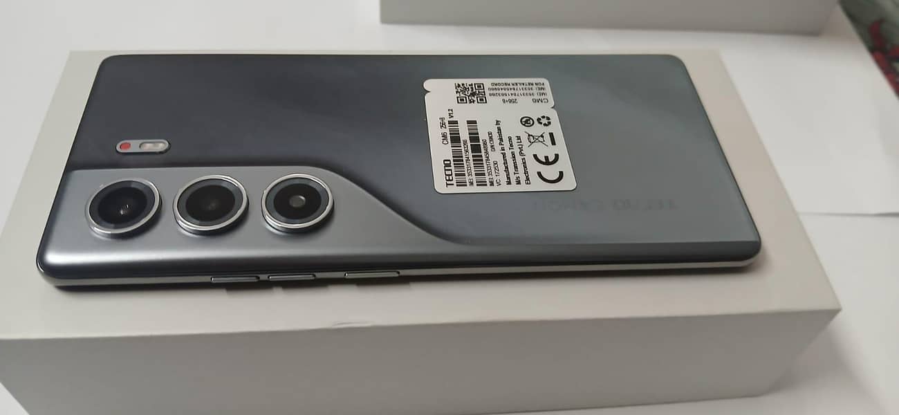 Tecno CAMON 40 Pro 256GB + 8GB unused totaly 4