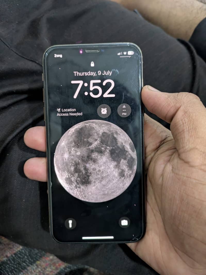 Apple iPhone XS 0
