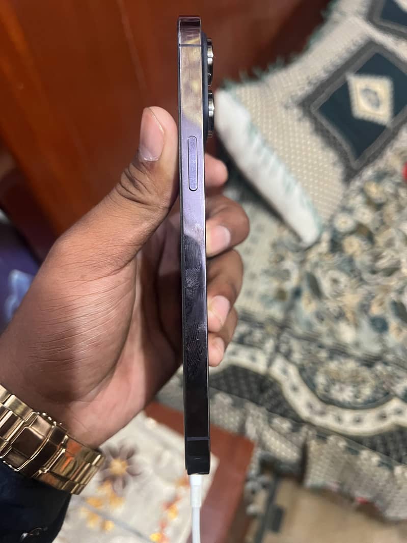 Apple iPhone 14 Pro Max 1