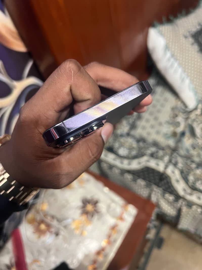 Apple iPhone 14 Pro Max 4