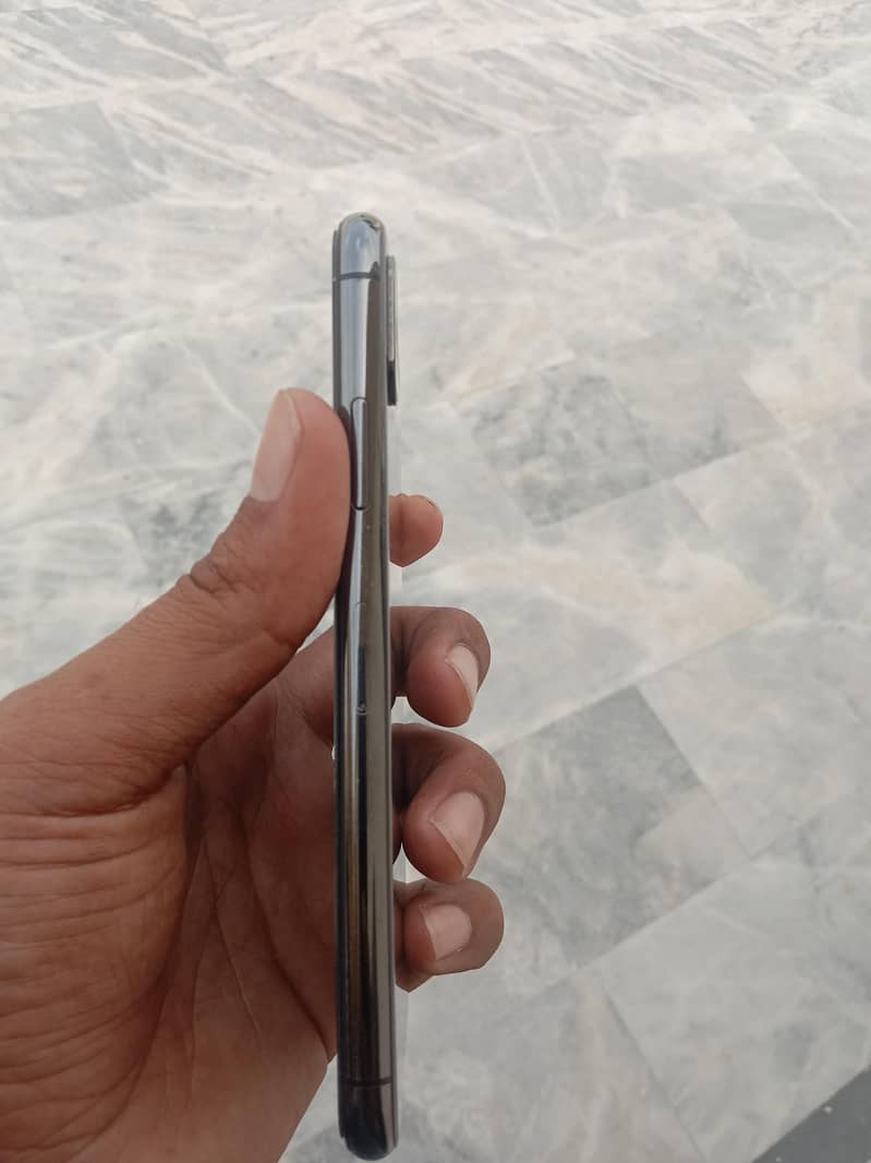 Apple iPhone X 2