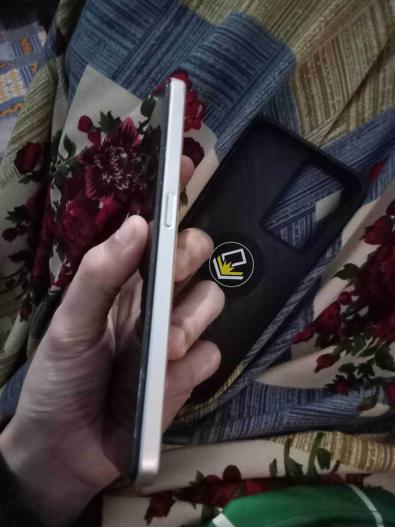 OPPO A77s 4