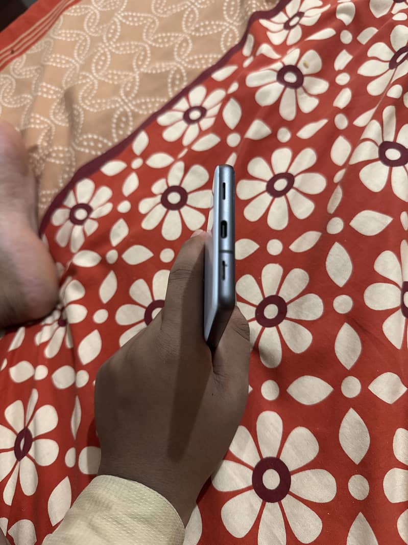 Google Pixel 7a 4