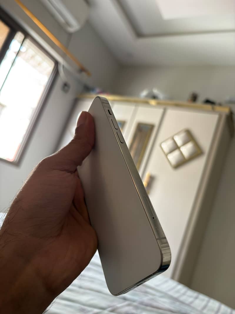 Apple iPhone 12 Pro 6