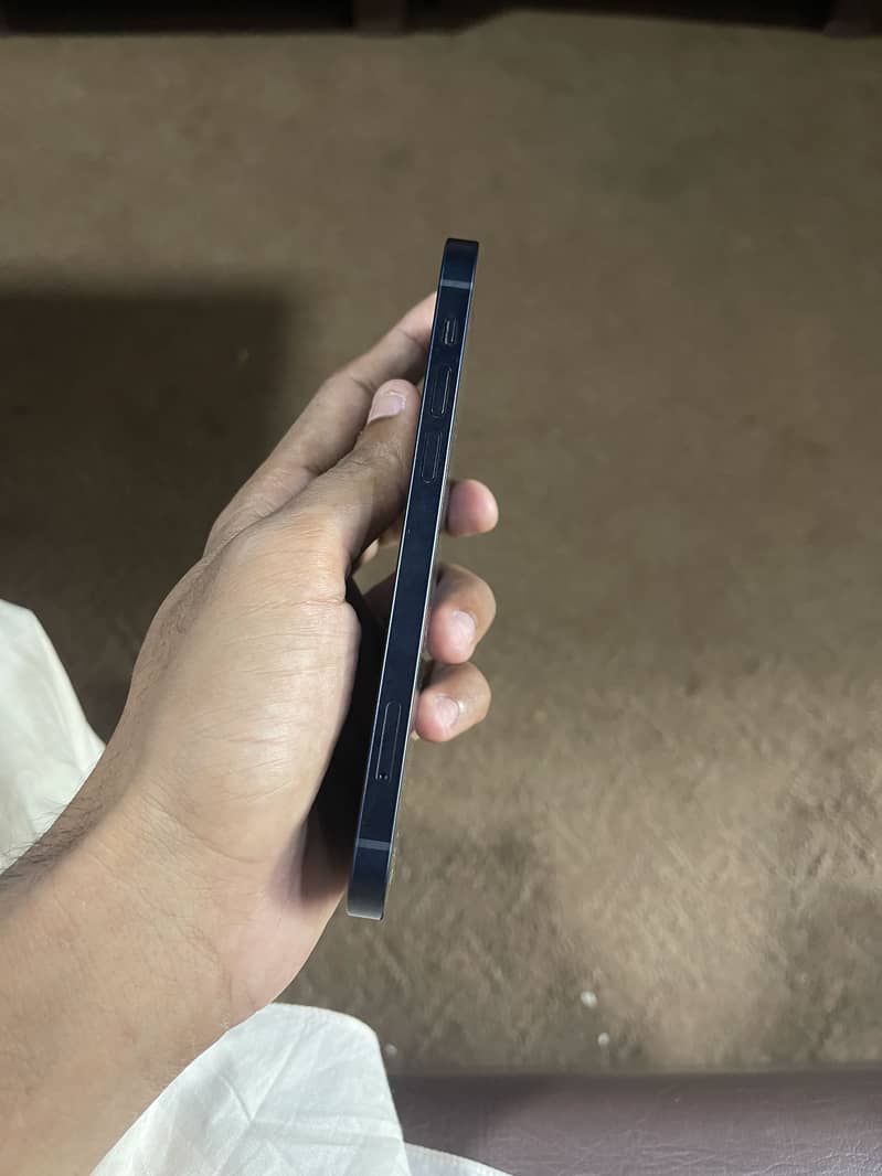 Apple iPhone 12 5