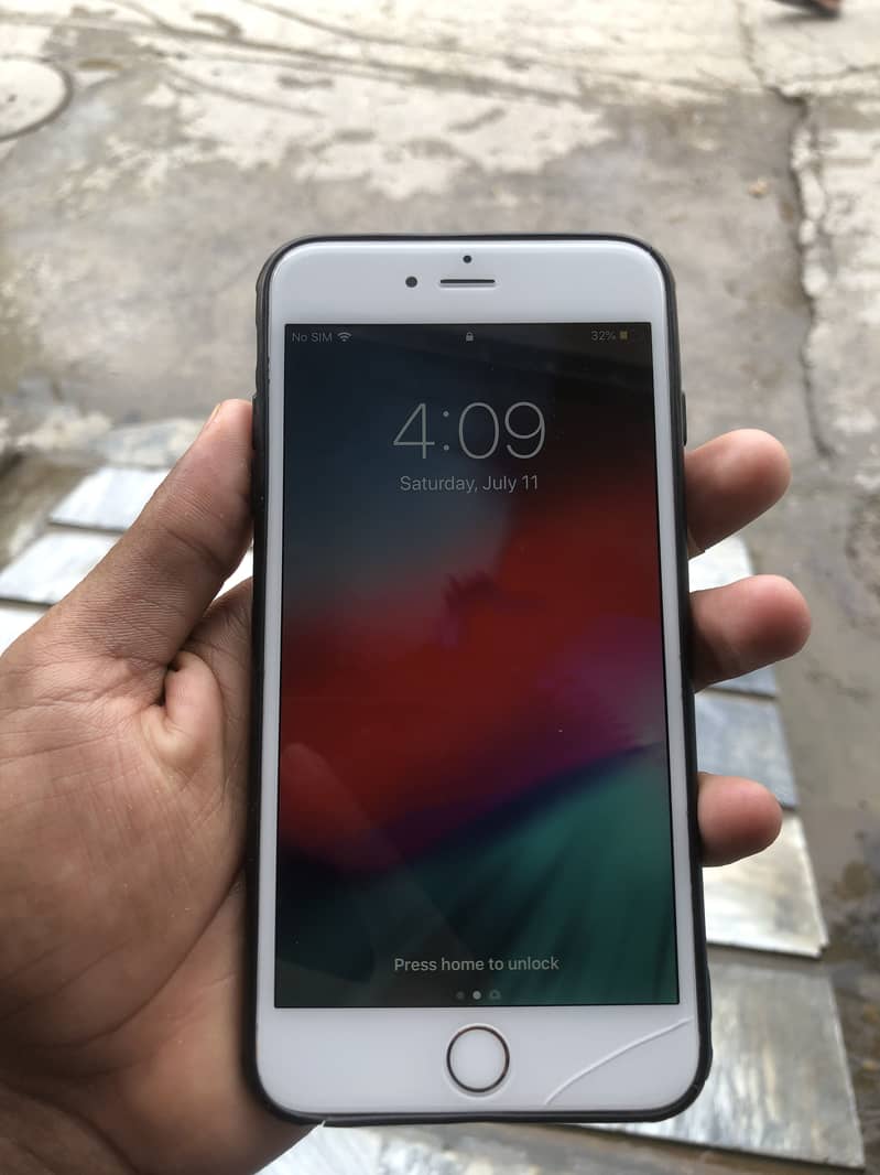 Apple iPhone 6 Plus 1