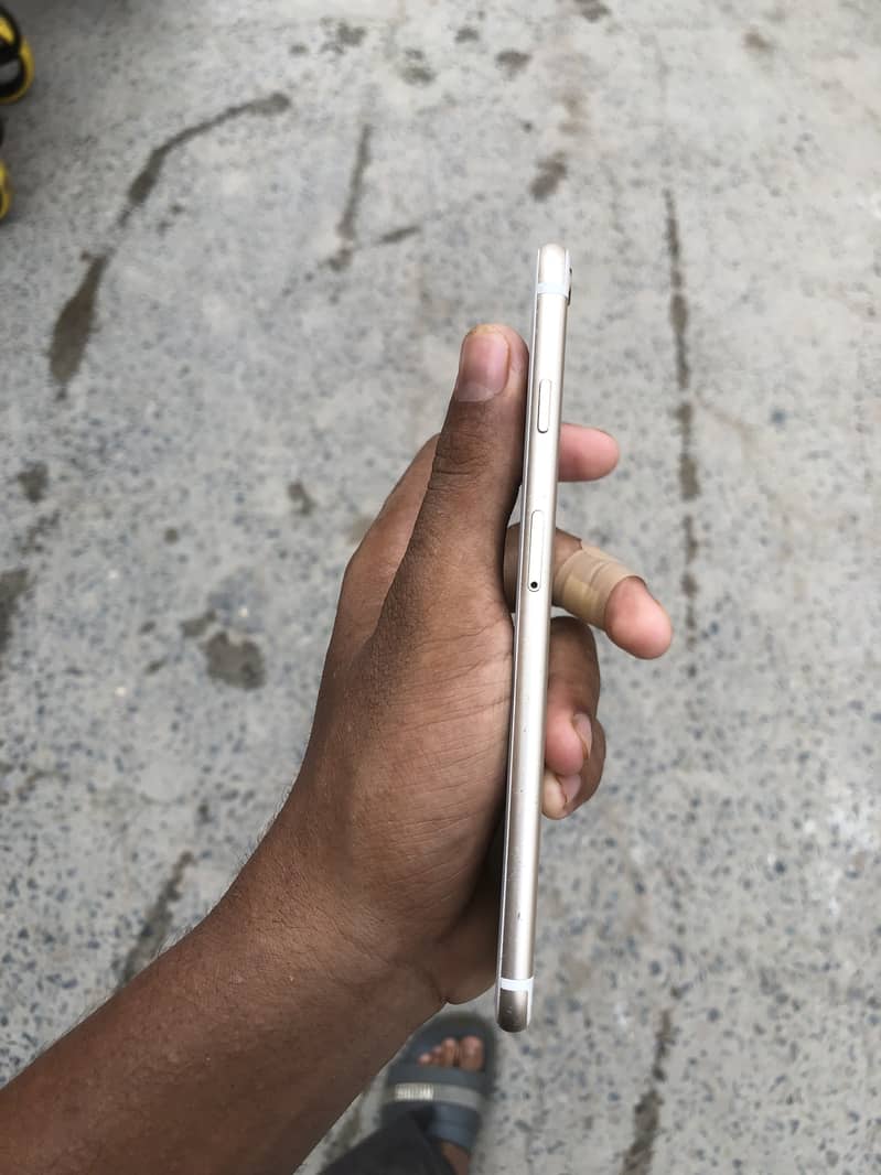 Apple iPhone 6 Plus 2