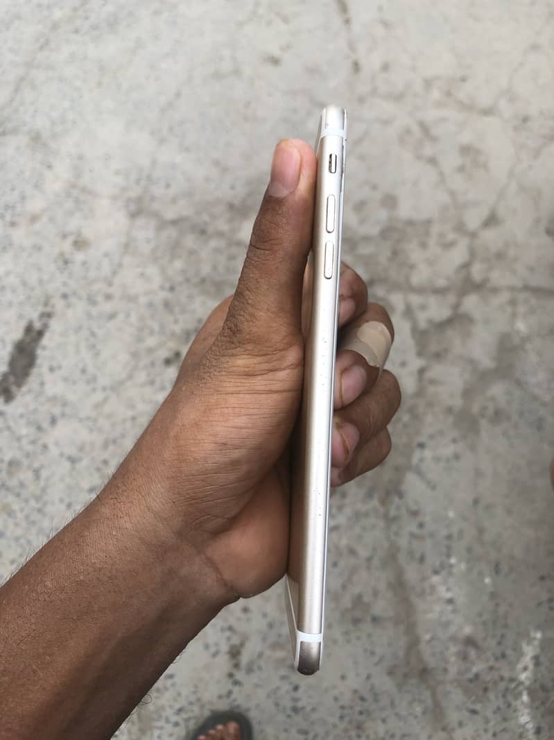 Apple iPhone 6 Plus 3