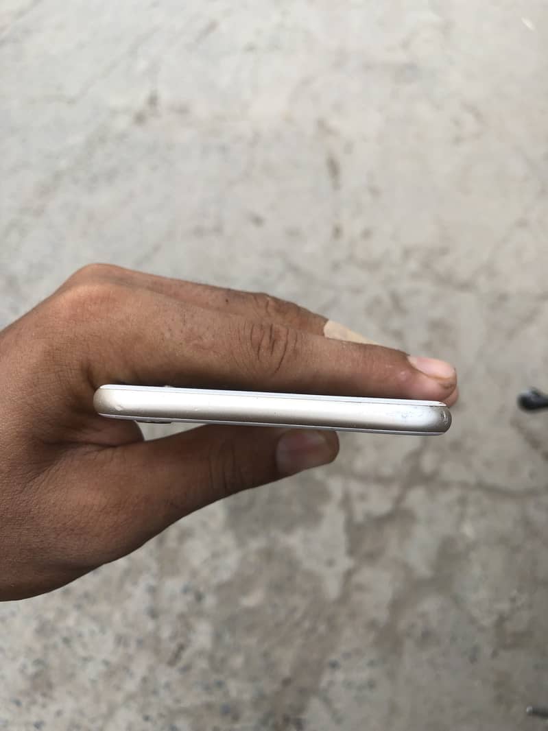 Apple iPhone 6 Plus 5