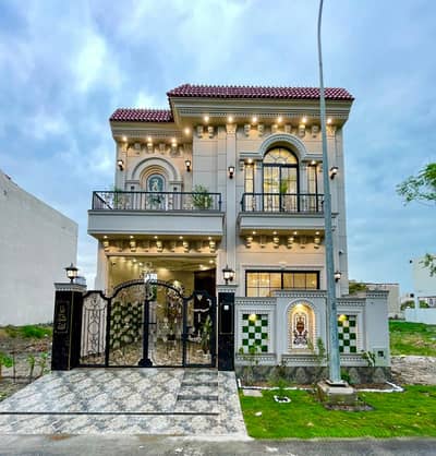 CLASSIC 5 MARLA HOUSE FOR SALE IN DHA PHSE 9 TOWN