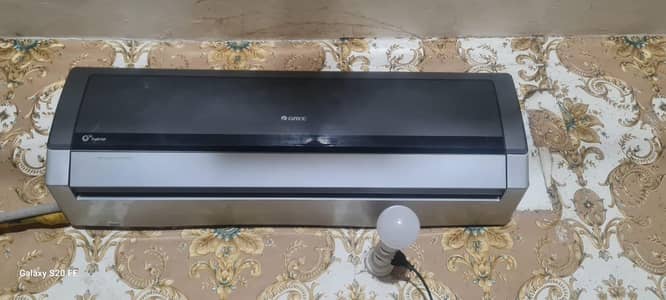 Gree 1.5 ton Inverter