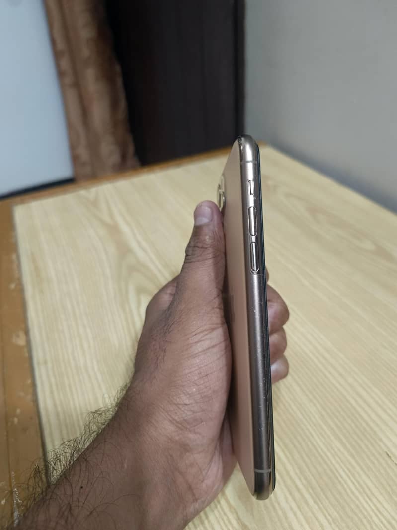 Apple iPhone 11 Pro 5