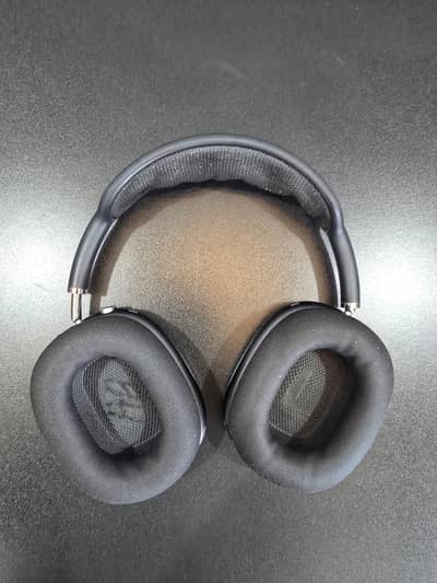 Original Apple Airpods 1st Gen Good Condition