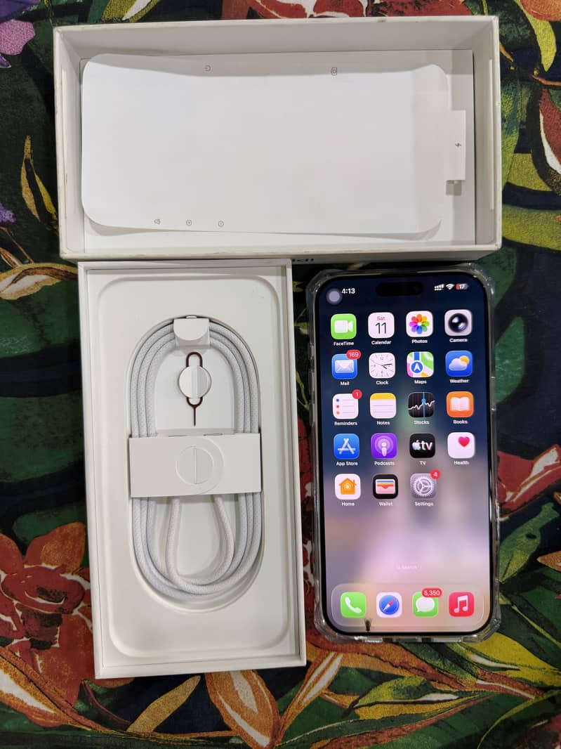 Apple iPhone 16 Pro Max 4
