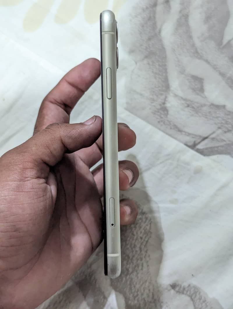 Apple iPhone 11 11