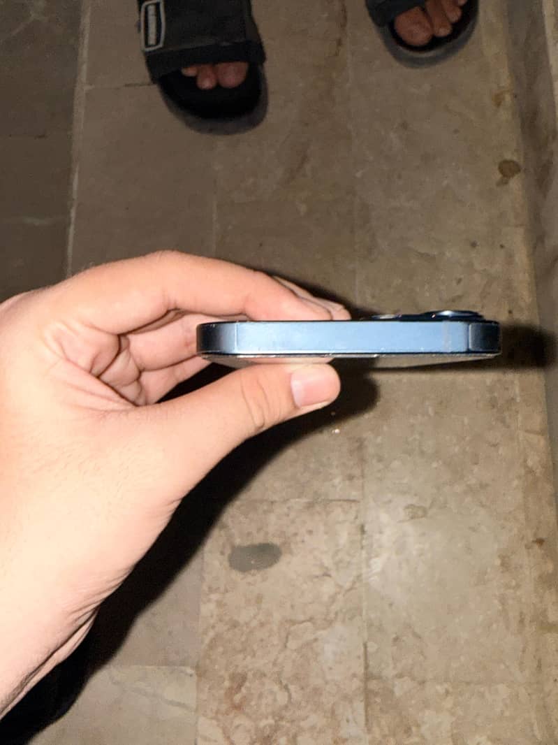 Apple iPhone 13 3