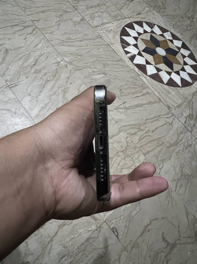 Apple iPhone 13 Pro Max 5
