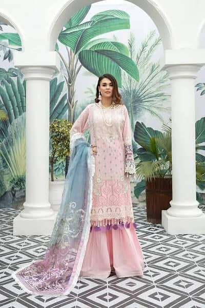 branded luxary lawn dresses