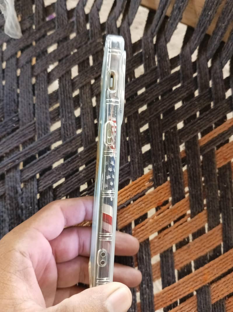 One Plus 10 Pro 4