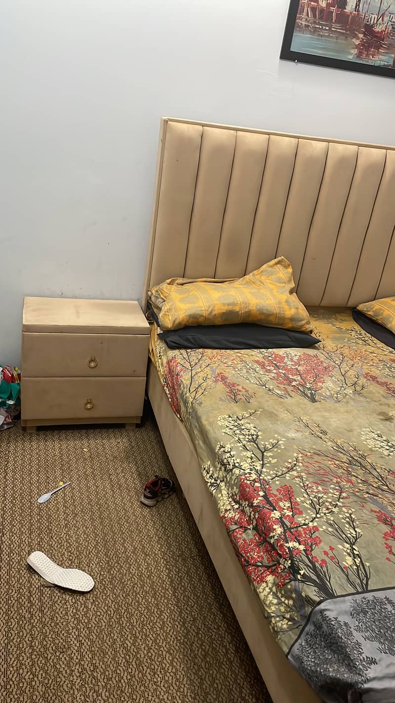 Bed with side table and dressing table 1