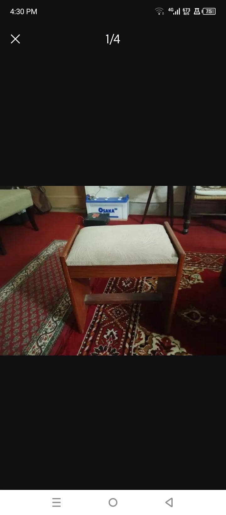 Dressing table stool almost new 2