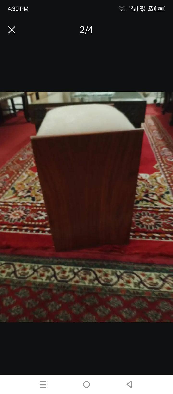Dressing table stool almost new 3