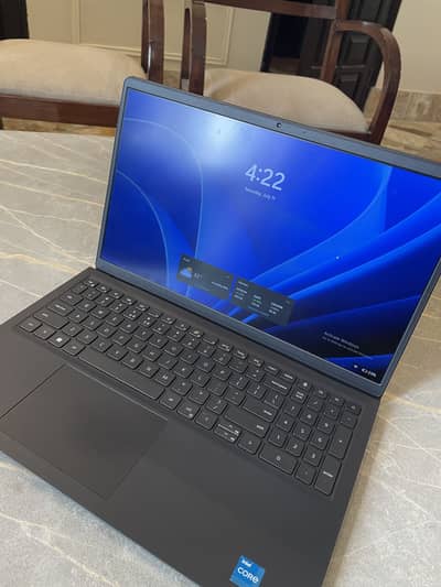 Dell Vostro 3520 For Sale