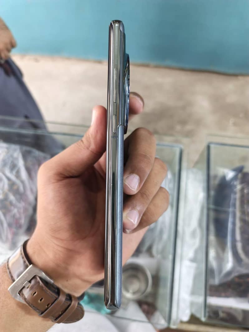 One Plus 12.5G -16/512 Gb 2