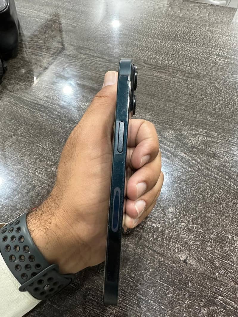 Apple iPhone 14 2