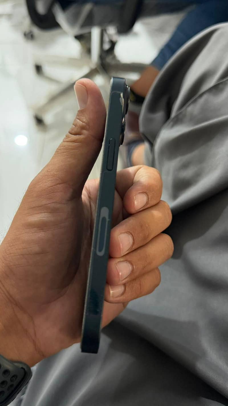 Apple iPhone 14 5