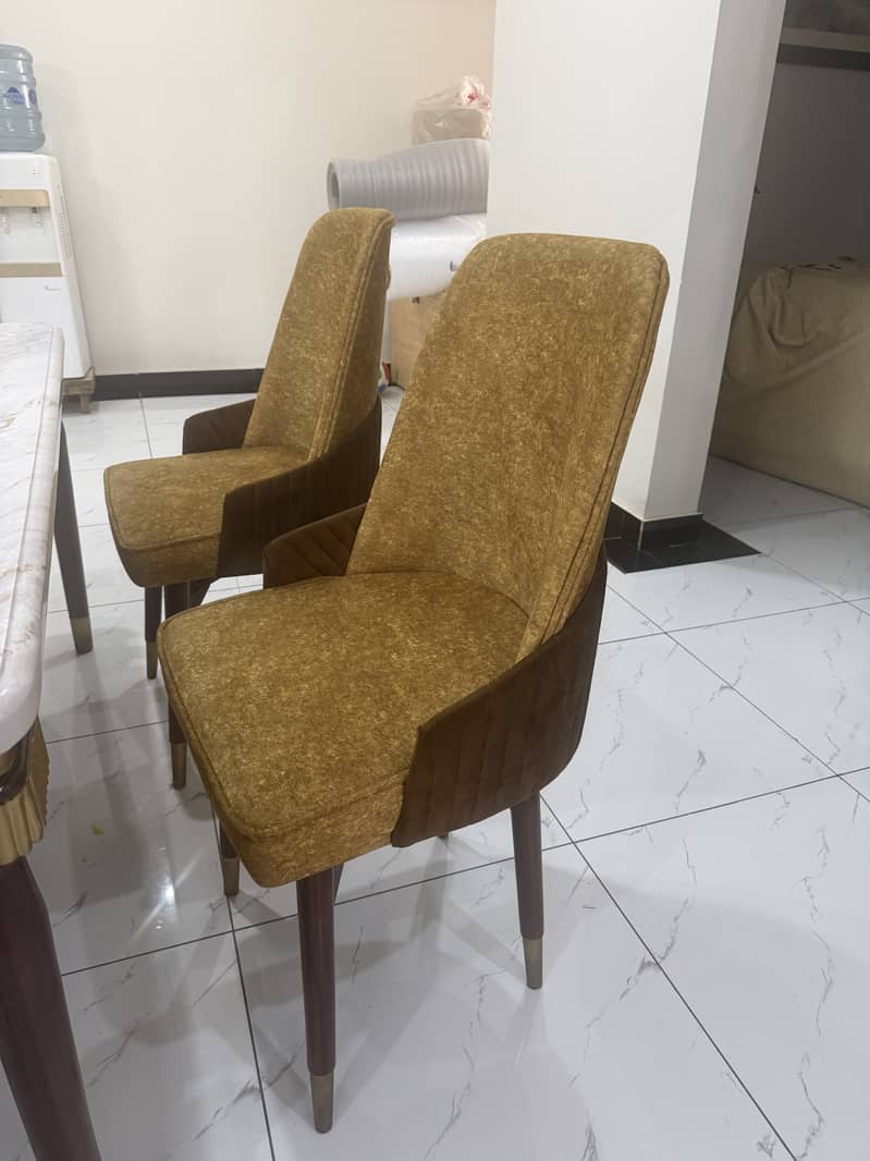 Dining table with chairs 0