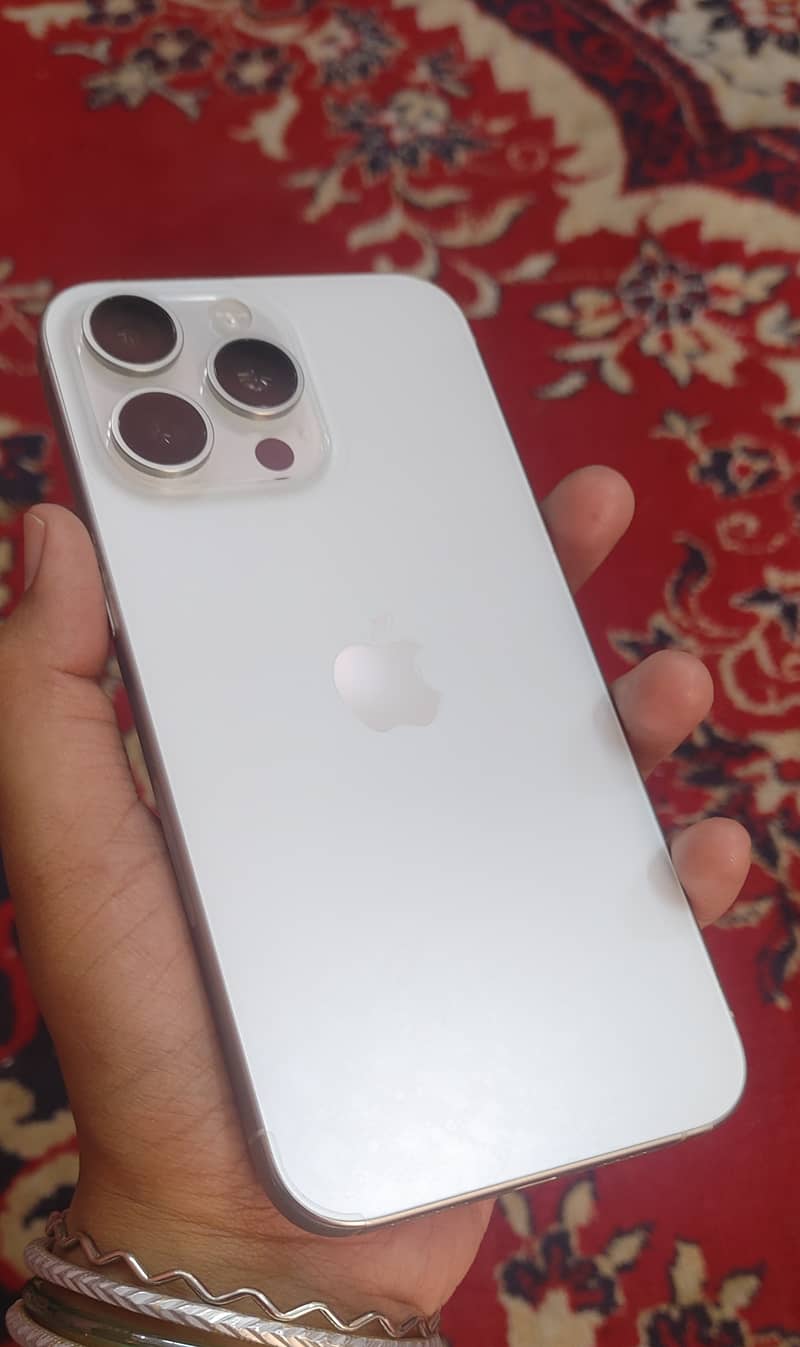 Apple iPhone 15 Pro Max 0