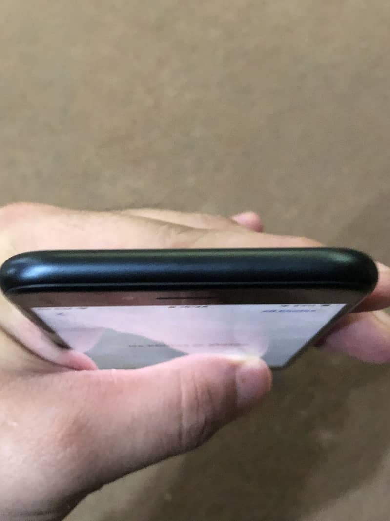 Apple iPhone SE 3rd generation 4
