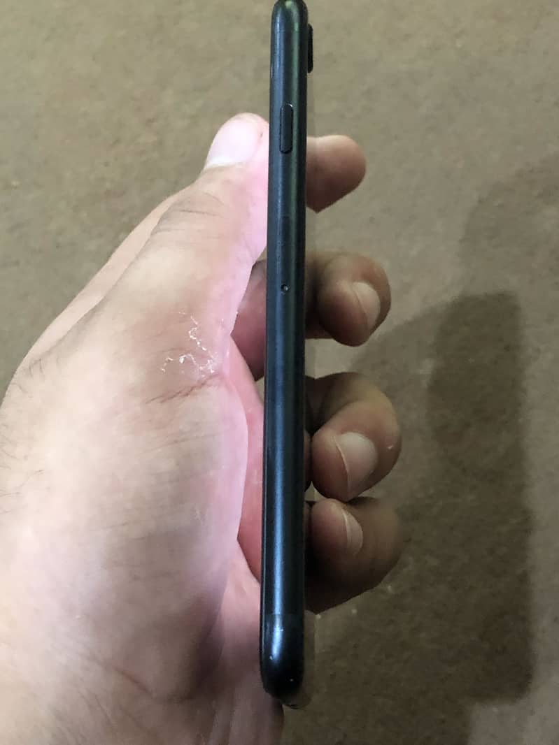 Apple iPhone SE 3rd generation 8