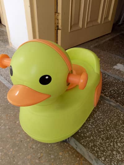 Baby potty trainer