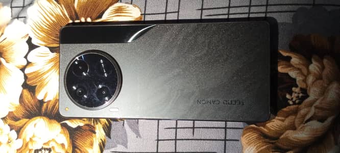 Tecno CAMON 30